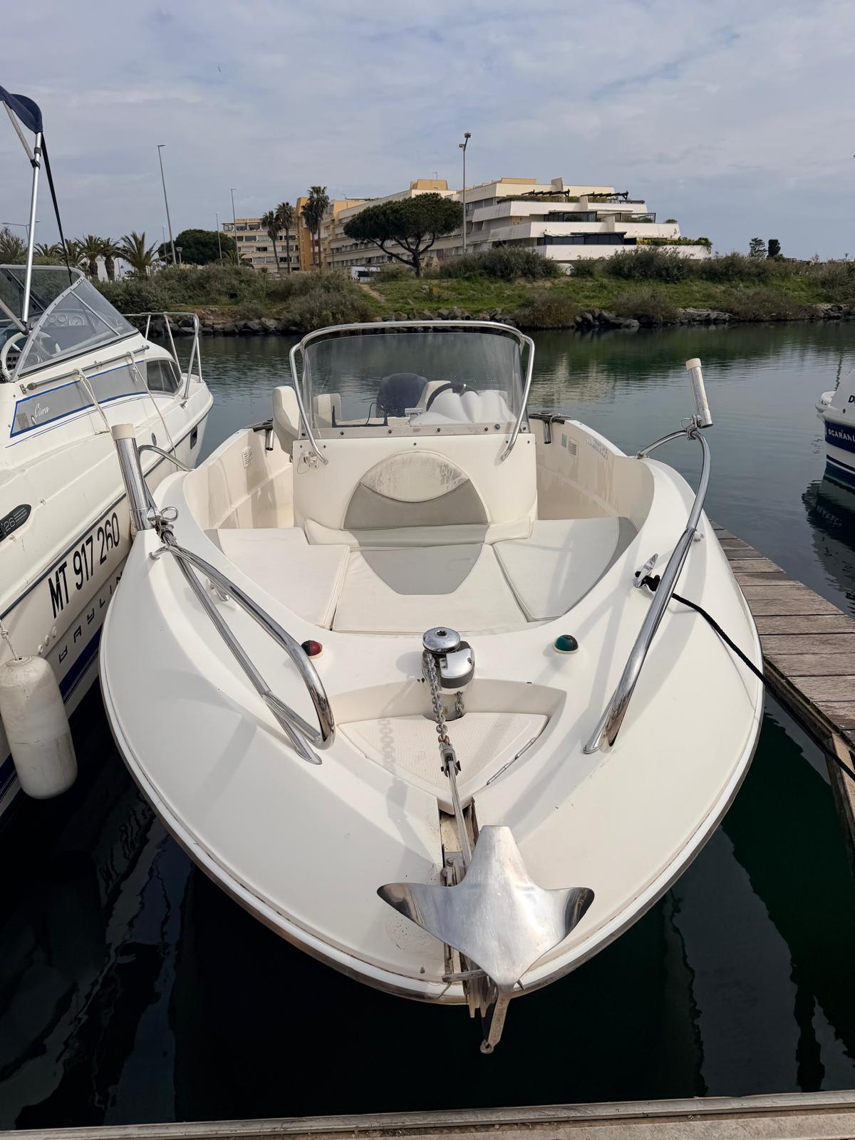 QUICKSILVER 635 COMMANDER