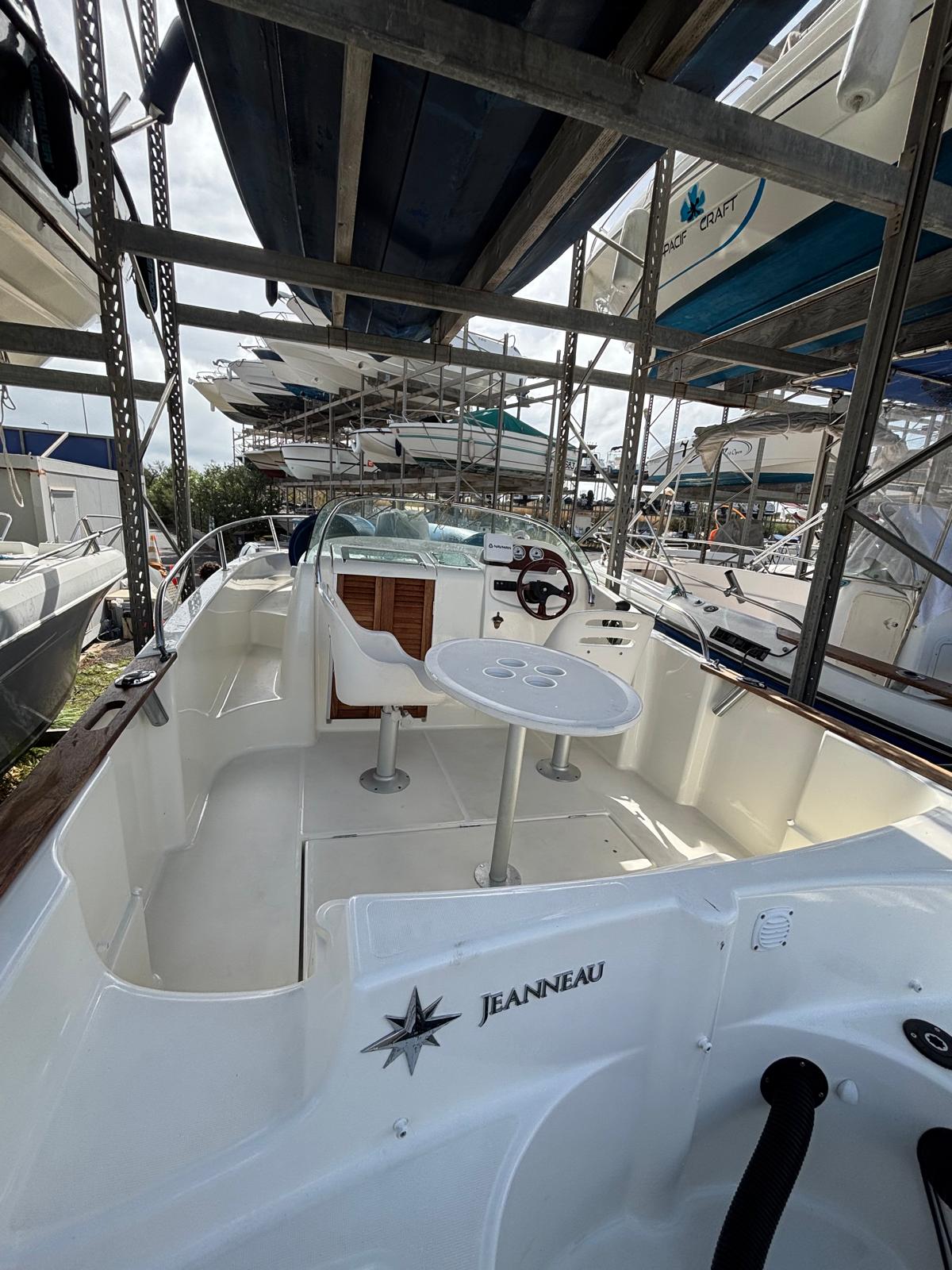 JEANNEAU CAP CAMARAT 625